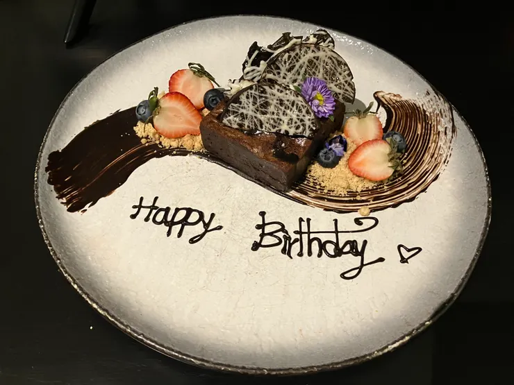 我今年的生日蛋糕 (這個蛋糕很好吃唷)