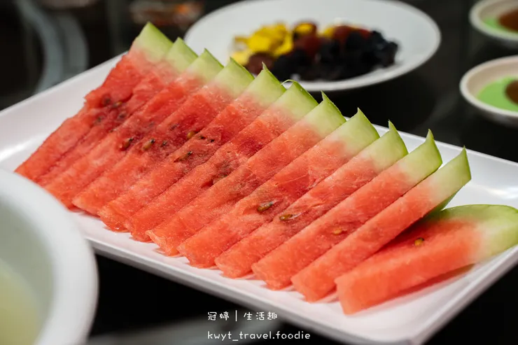 [2026台南過年聚餐餐廳]周氏蝦捲國宴廳，每人600元吃遍12道國宴級台南小吃美食！新春開運年菜開箱，帶長輩吃飯超有面子