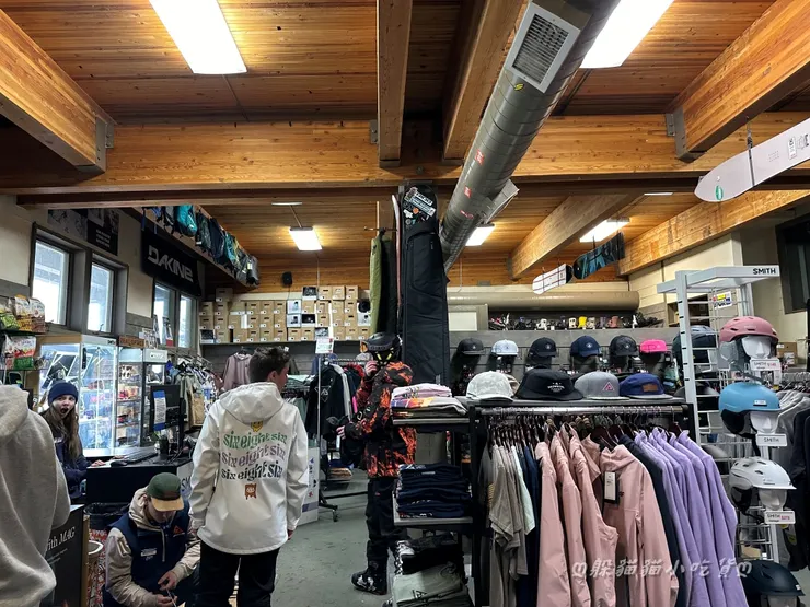 有缺少的基本裝備都能在販賣處買到