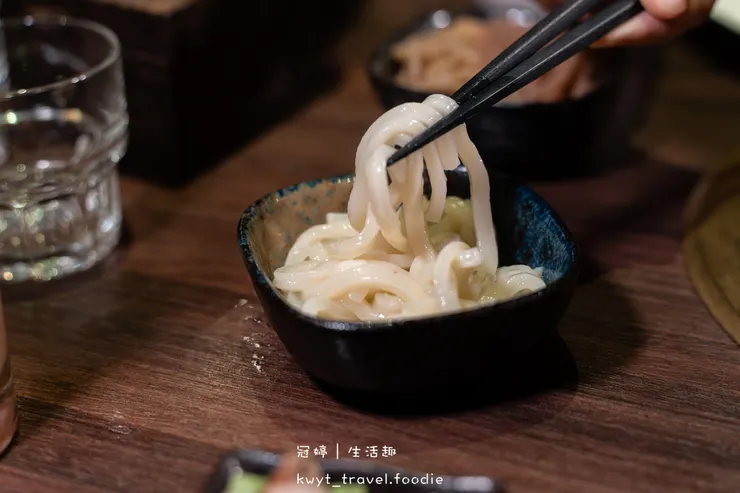 [高雄左營火鍋餐廳]銅花精緻涮涮鍋，火鍋界的LV！整隻龍蝦與A5和牛的奢華約會，專人桌邊服務，左營約會餐廳推薦，附最新菜單