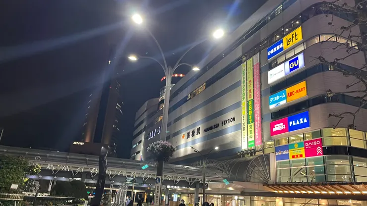 有不少Loft、GU等我們熟知的品牌。