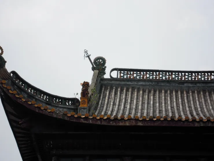 被寶劍鎮住的金狔