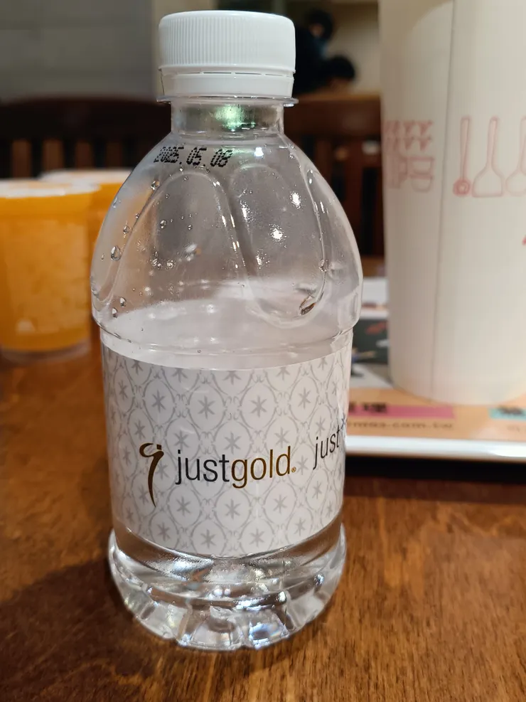 有史以來拿過『含金量』最高的一罐礦泉水