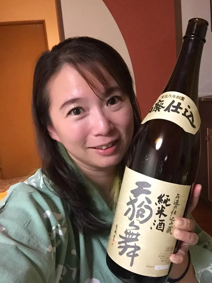 山廢釀造特有的濃厚酒香與爽冽酸味均衡調和，是個性派的酒款。欣賞山廢特有的金黃酒色，同時品嘗濃厚香醇的風味，堪稱是人生一大享受！