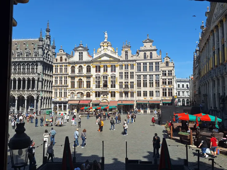 「黃金船之屋」(Maison de la Chaloupe d'Or) 也被稱為「裁縫師之家」(Maison des Tailleurs)