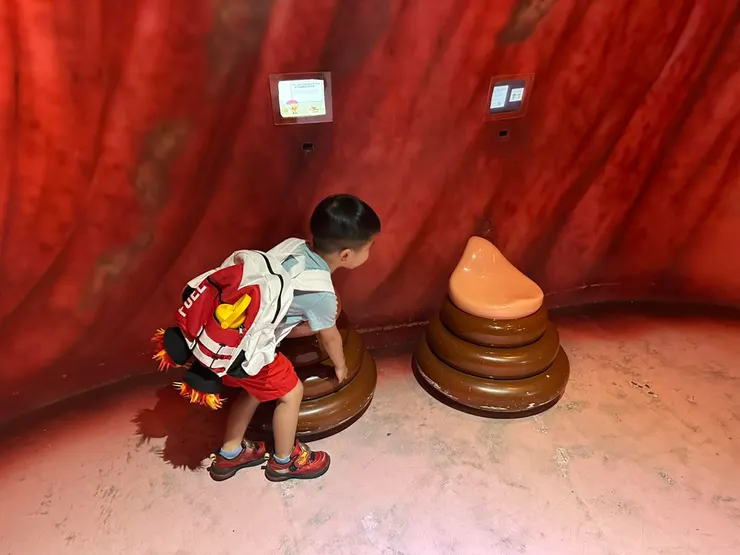 走出去的時候還有沖馬桶的音效