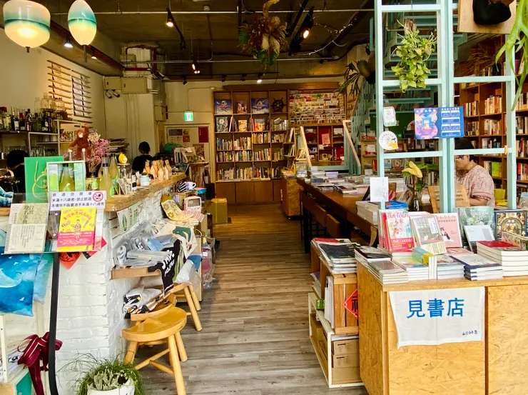 ▲ 基隆《見書店》歡迎光臨看書、小歇