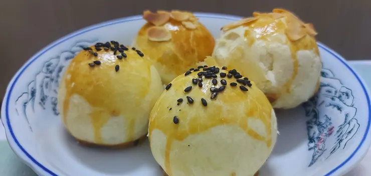 圖片來源：灰鸚鵡小灰寶貝《【蛋黃酥DIY】中秋節就是要吃蛋黃酥😋》https://www.potatomedia.co/s/aVYqYPno