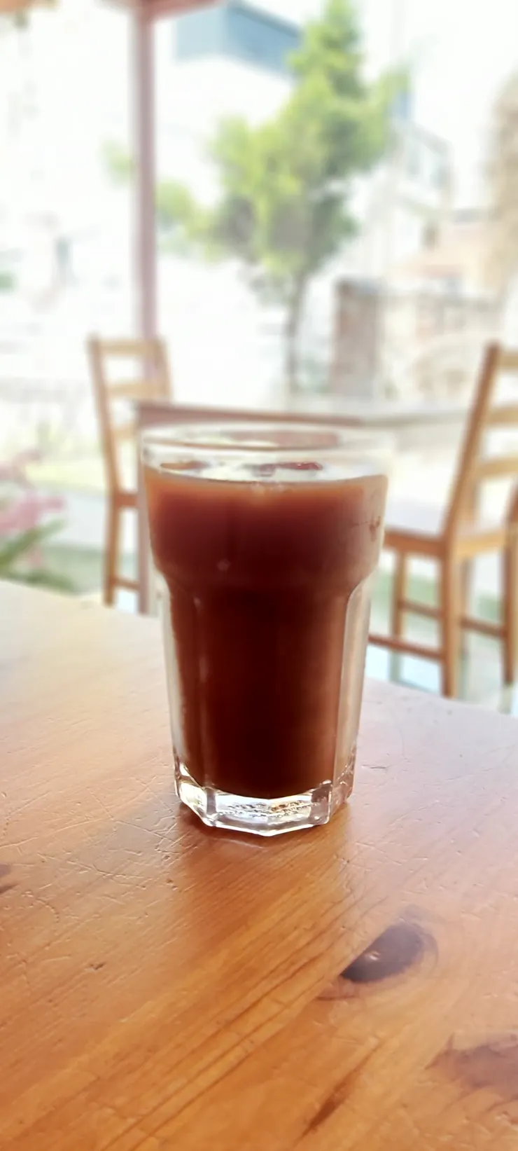 水蜜桃紅茶90元，淡淡的水蜜桃味很清爽