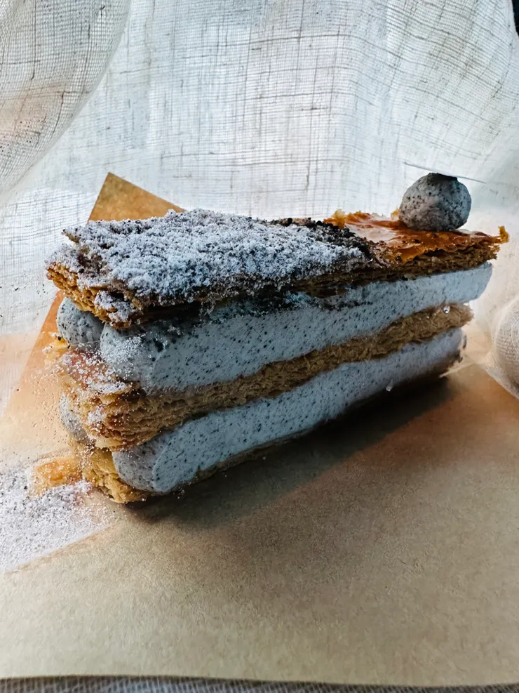 芝麻花生千層$170