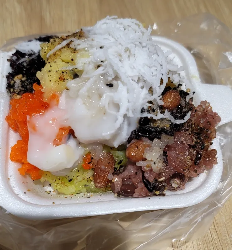 一份綜合糯米飯 50K VND 