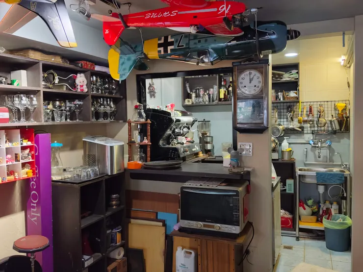 興趣結合咖啡 - 鼠寓咖啡Coffee Mania的老闆是搖控飛機迷