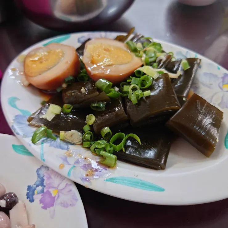 滷蛋+海帶