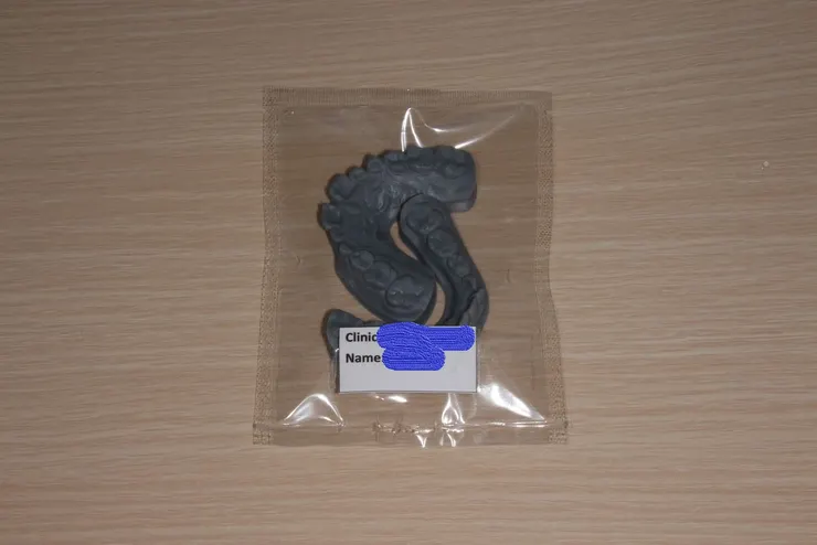 3D列印模，很像樂高積木玩具 ，翻模後，一樣可做成漂亮牙模（再自費NT.1500）