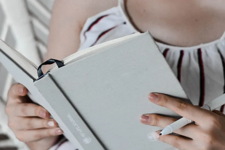 Photo by&nbsp;Prophsee Journals&nbsp;on&nbsp;Unsplash