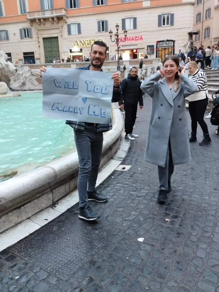 在特雷維噴泉許下諾言！