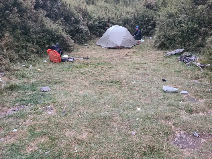 遇到山友，他們夫妻2人也是逆走。