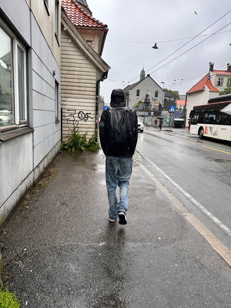 當地人很帥氣的經過我身旁