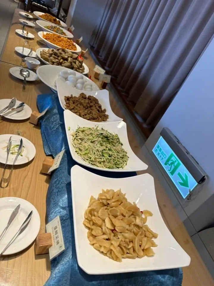 早餐很好吃，大家都誇獎；餐廳也很乾淨