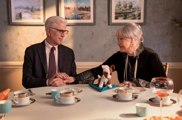 曾經身為照顧者的查爾斯,選擇給葛拉迪絲的,不只是照護,而是陪伴。