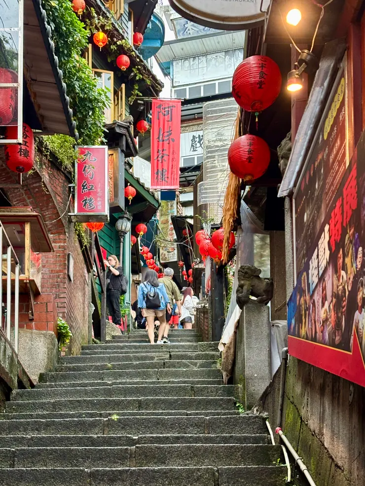 似乎每張標準九份都看得見阿妹茶樓的身影