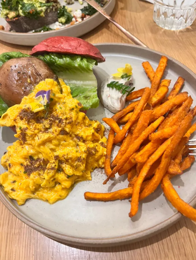 超好吃炒蛋與脆薯，誰看不流口水？