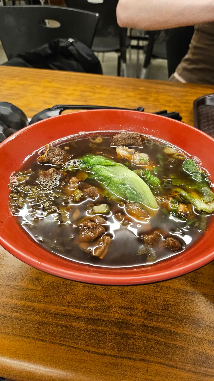 跑了兩次才終於吃到的四季牛肉麵