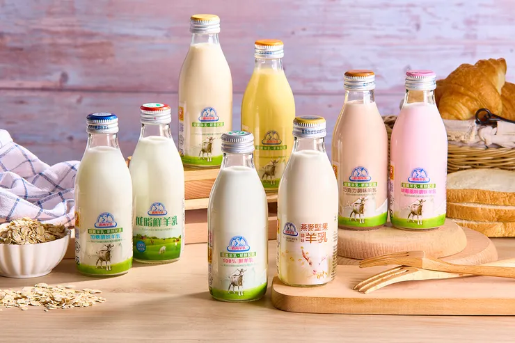 ▲嘉南羊乳共有八種口味，選擇多元。(圖/業者提供)