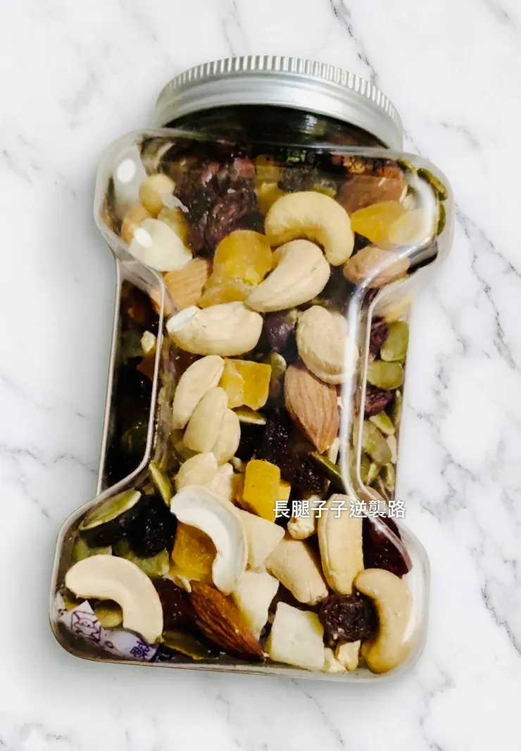 嗯.....現在才發現這個拍攝角度怪怪的...對🤣