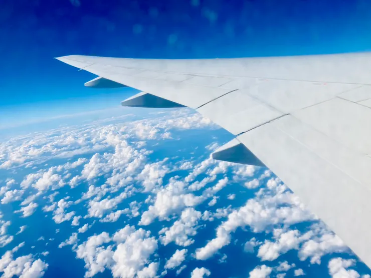 2023年11月，前往大阪的班機上所拍下的天空。