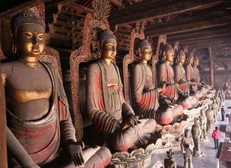 專心持念「阿彌陀佛」萬德洪名，期生淨土