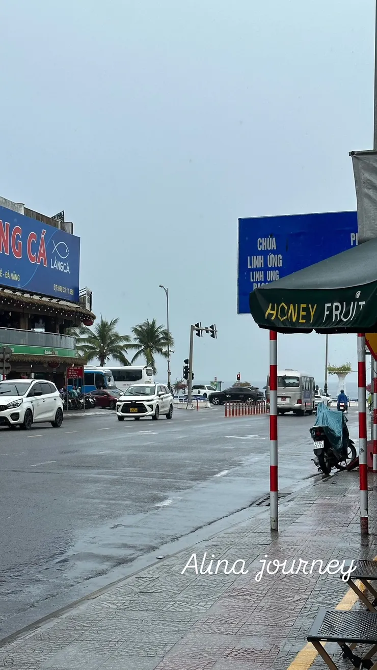 雨天的峴港，海邊灰灰的