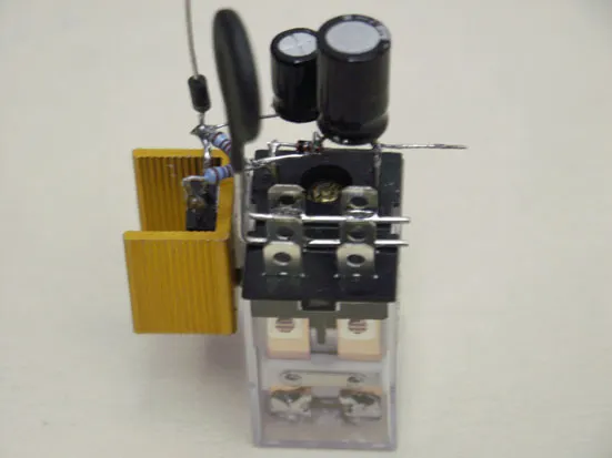 搭棚製作的開機緩衝電路