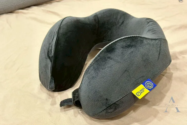 旅行頸枕推薦｜高鐵通勤＋飛機長途實測 Travel Blue