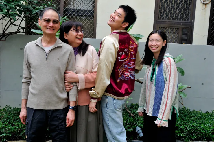 【照例大年初一早上在院子拍合照】