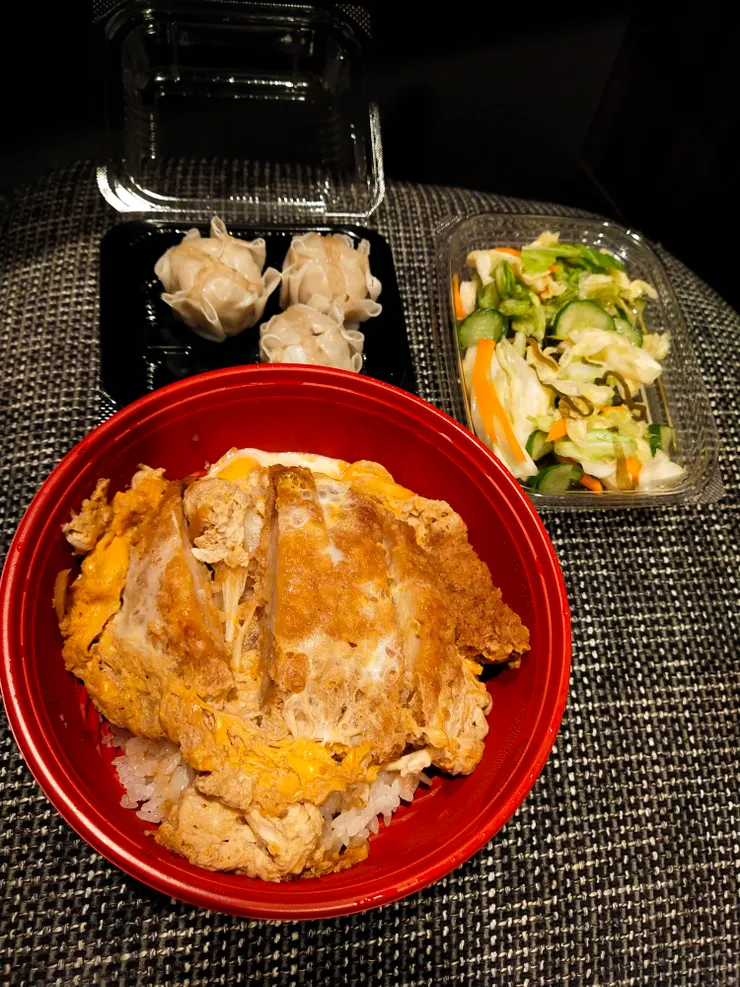 買了三樣當晚餐