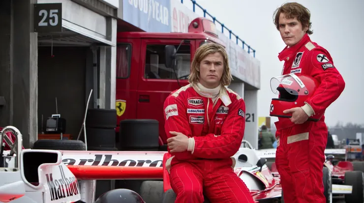 兩種截然不同的人生哲學,在同一條賽道上正面競爭。