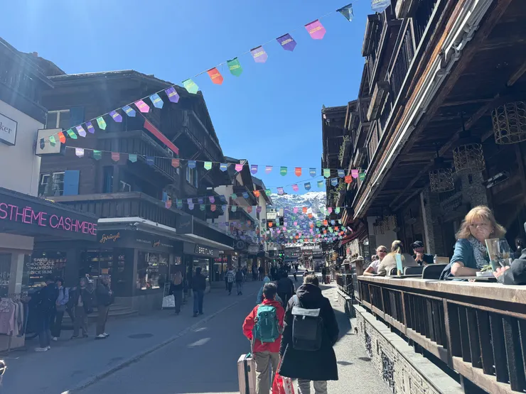 策馬特的街道，比想像中更熱鬧