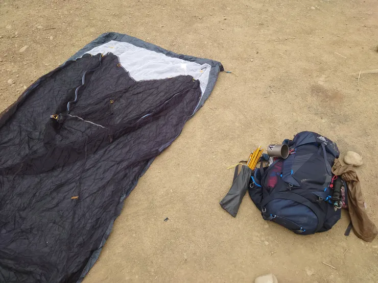 雖然何董有安排協作，然而我是全自理，因此到營地後我要先來蓋房子