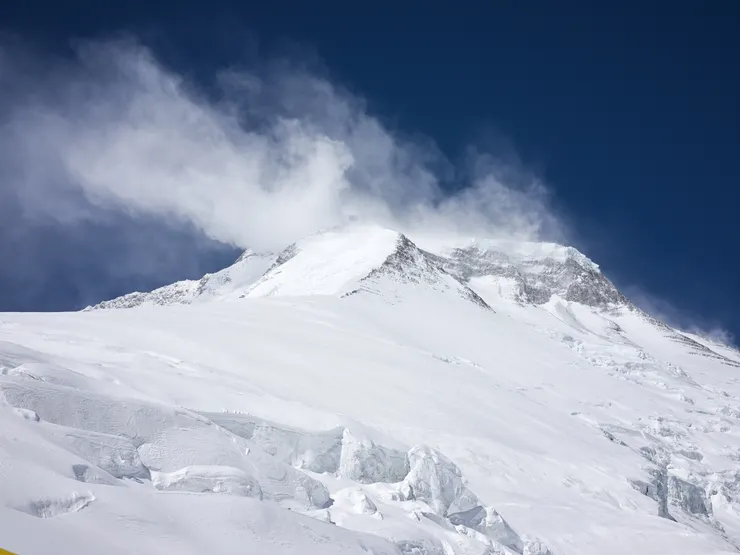 強風揚起雪煙的道拉吉里，是此生最深刻的攀登記憶