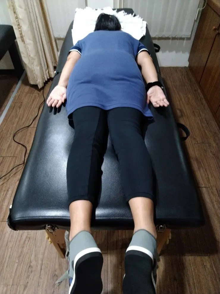 圖二：洪媽媽調理後趴床的直形