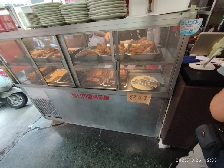 小菜很多樣化,吃過第二次覺得真的很不錯