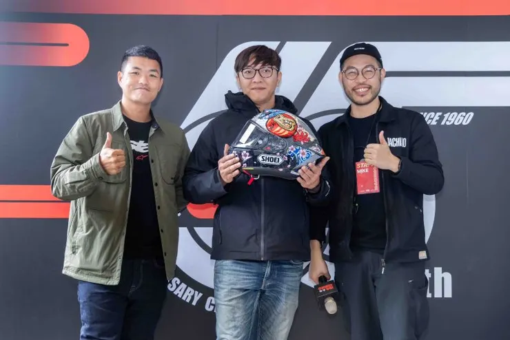 ▲最刺激的競標義賣環節，MotoGP 9冠王Marc Márquez的親簽SHOEI招財貓全罩安全帽，最終結標價為3萬元，所得將全數捐出。