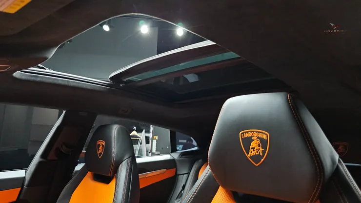 Lamborghini URUS外匯車內裝