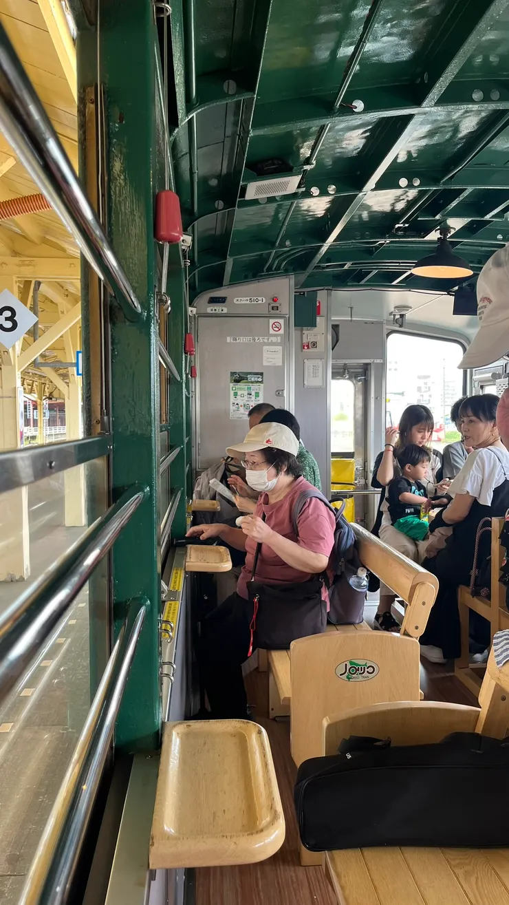 面窗就能直接看到景緻啦。