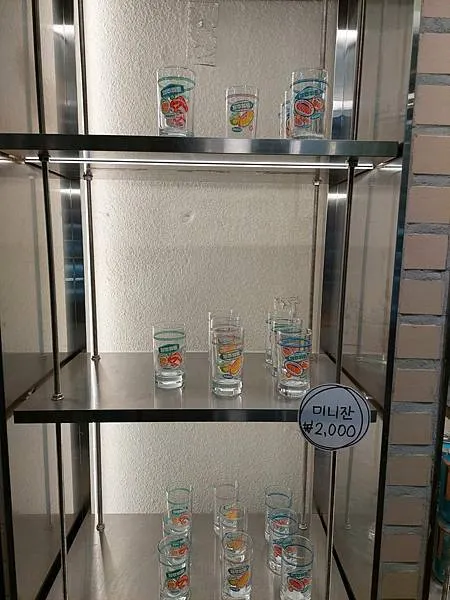 啤酒小店內的商品
