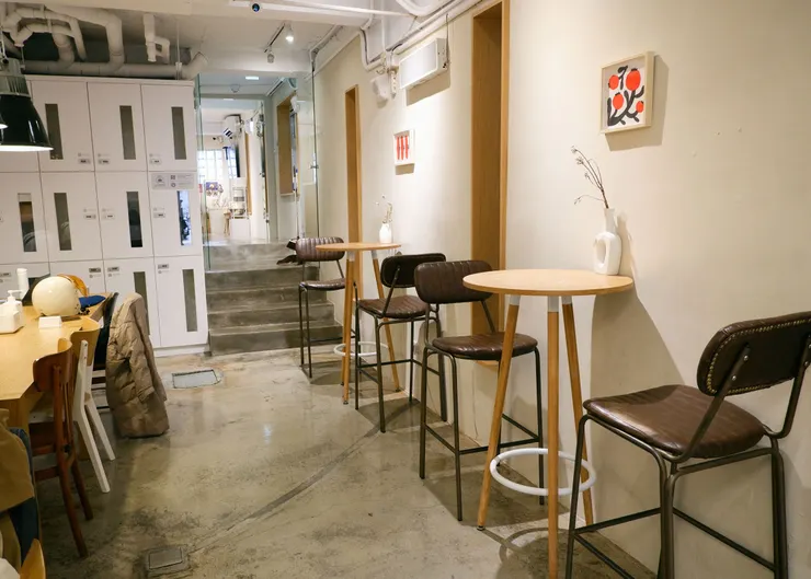 1樓有可以寄放大件行李的置物櫃