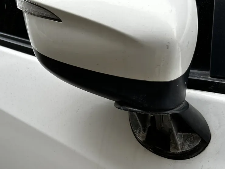 後照鏡底座殼不見