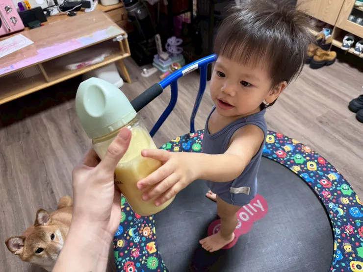 一歲後持續給寶寶喝S26金幼兒樂，補足挑食寶寶日常缺乏的營養。