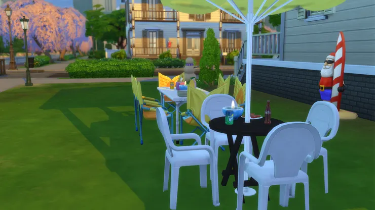 如果想安靜些,跟三五知己敘舊,可以坐著小餐桌。